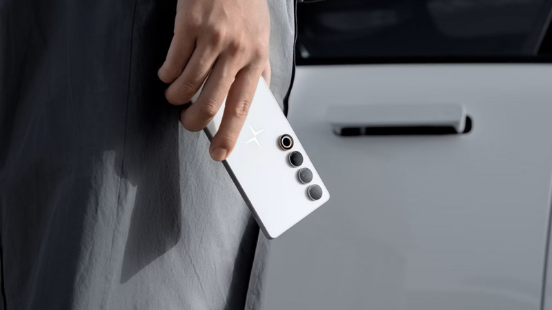 Шведский конкурент Tesla выпустил смартфон Polestar Phone, очень похожий на Meizu 21 Pro