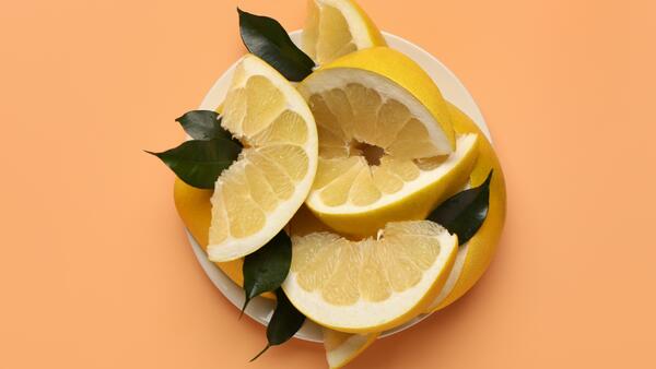 Не только витамины: 10 нестандартных применений лимона в быту